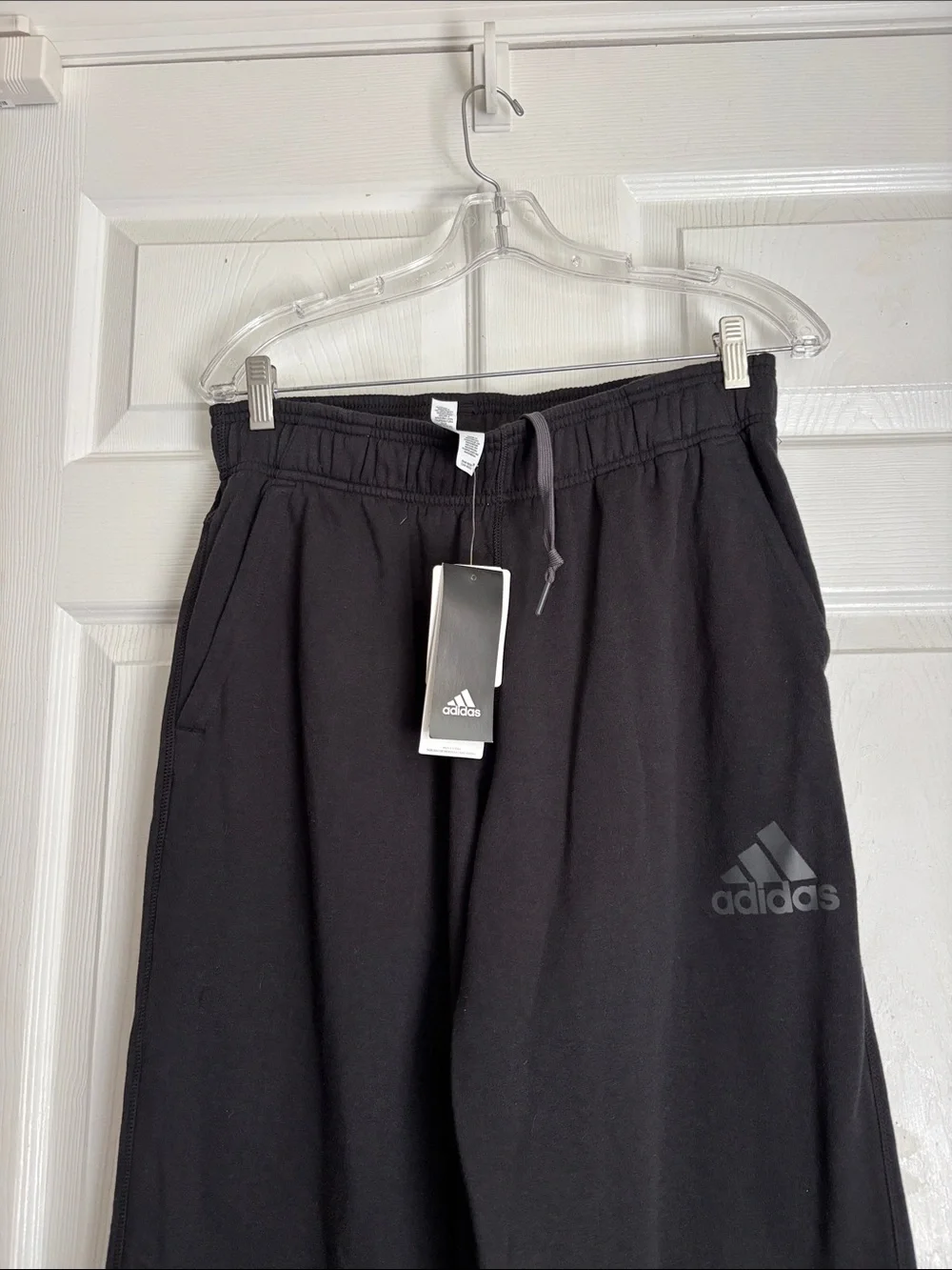 New NWT Adidas Black Exault Pant Open Bottom Leg Sweatpants Size Medium Unisex